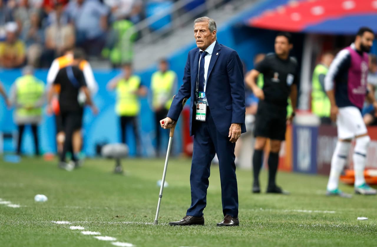 ¡Maestro! Tabárez ha obtenido más logros en selección que ocho técnicos de México juntos