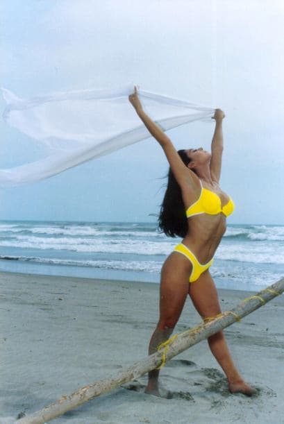 Su primera oportunidad en los melodramas la obtuvo en 1996 en "Canción De Amor".