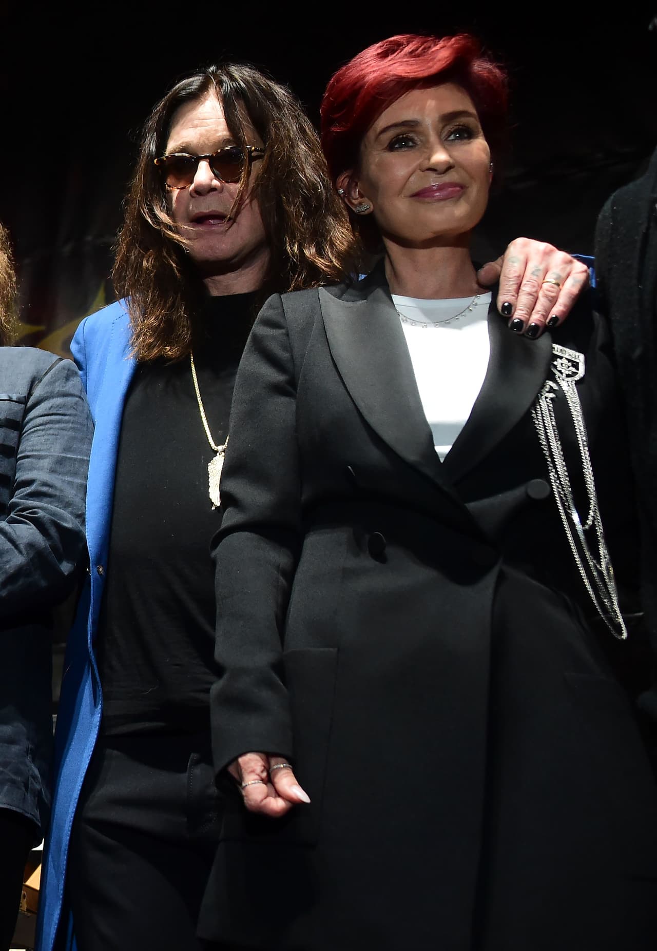 Supuestamente, Sharon se cansó de las infidelidades de Ozzy, quien al parecer la engañaba con una estilista.