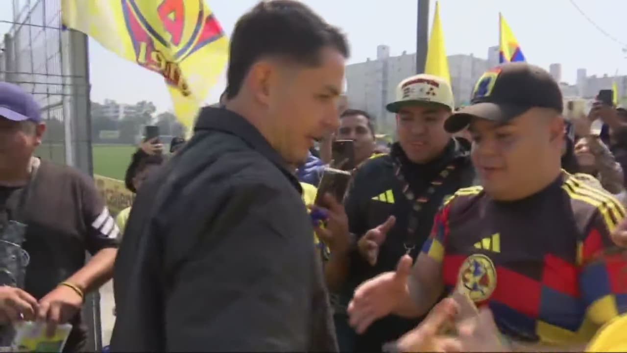 Sentido adiós... la serenata a Fidalgo tras dejar al América