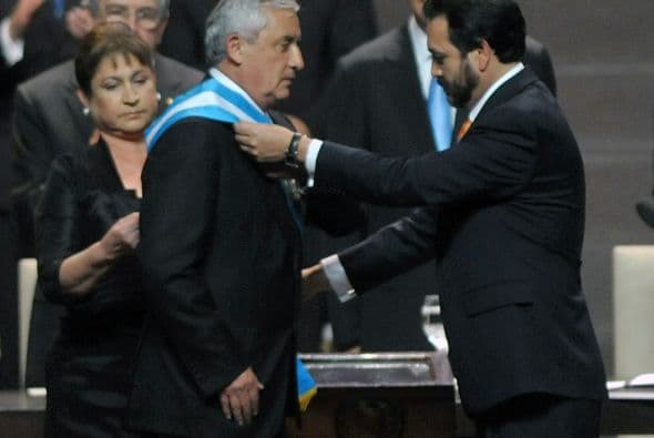 Enero 14- El general retirado Otto Pérez Molina asumió la presidencia de Guatemala, con la promesa de acabar con la delincuencia y el crimen organizado que azotan el país.