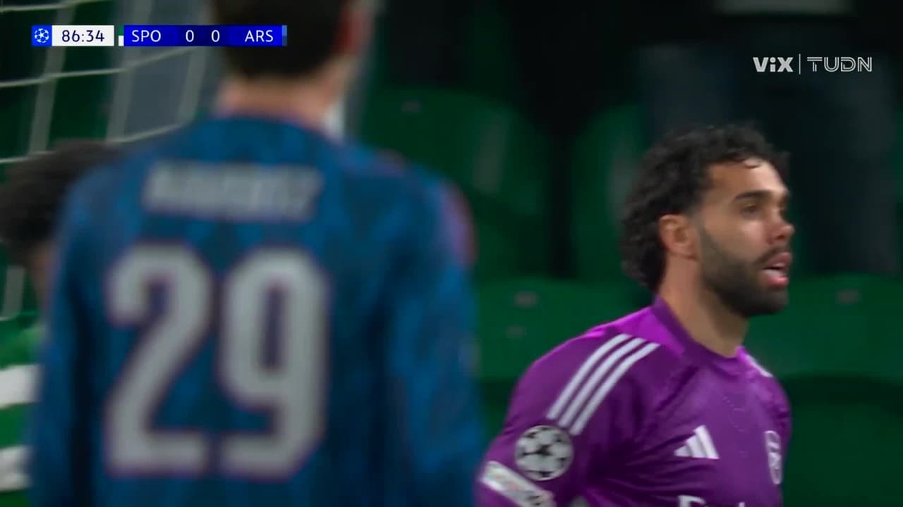 ¡Lo arriesga todo, qué grande eres Raya! Otra vez salva al Arsenal con su achique en el área