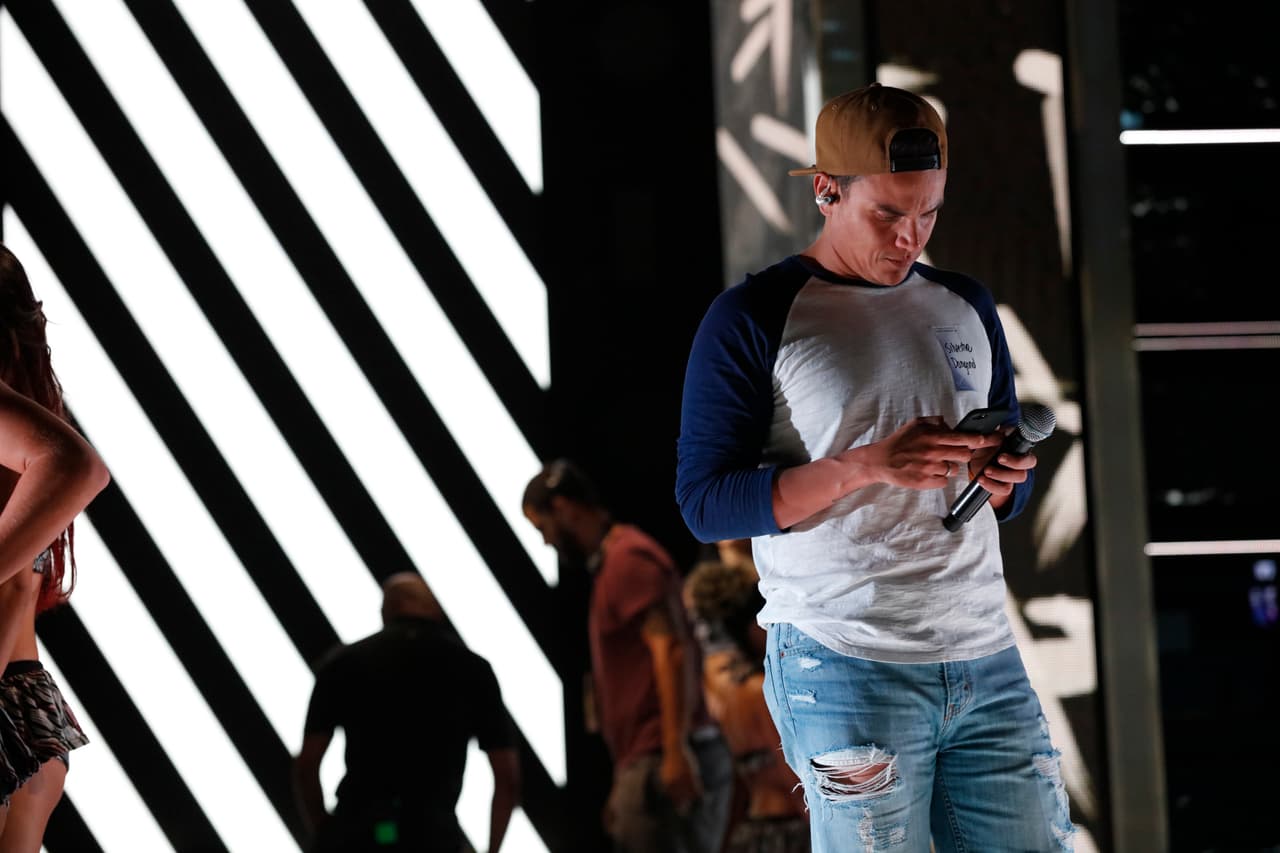 Sin olvidarse de sus redes sociales, Silvestre aparece activo subiendo fotos y monitoreando su social media.