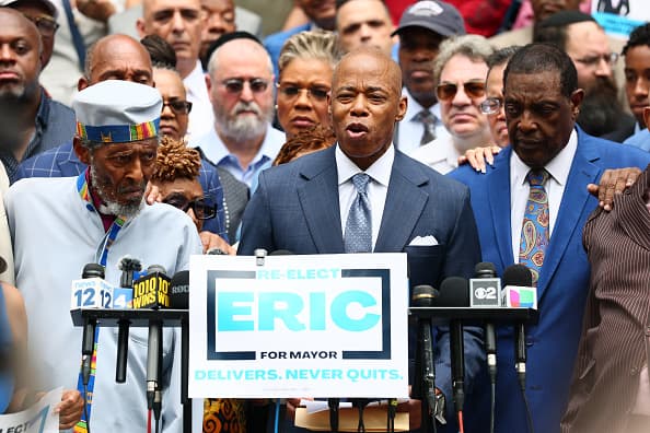 Eric Adams en la presentación de su candidatura. (Photo by Michael M. Santiago/Getty Images)