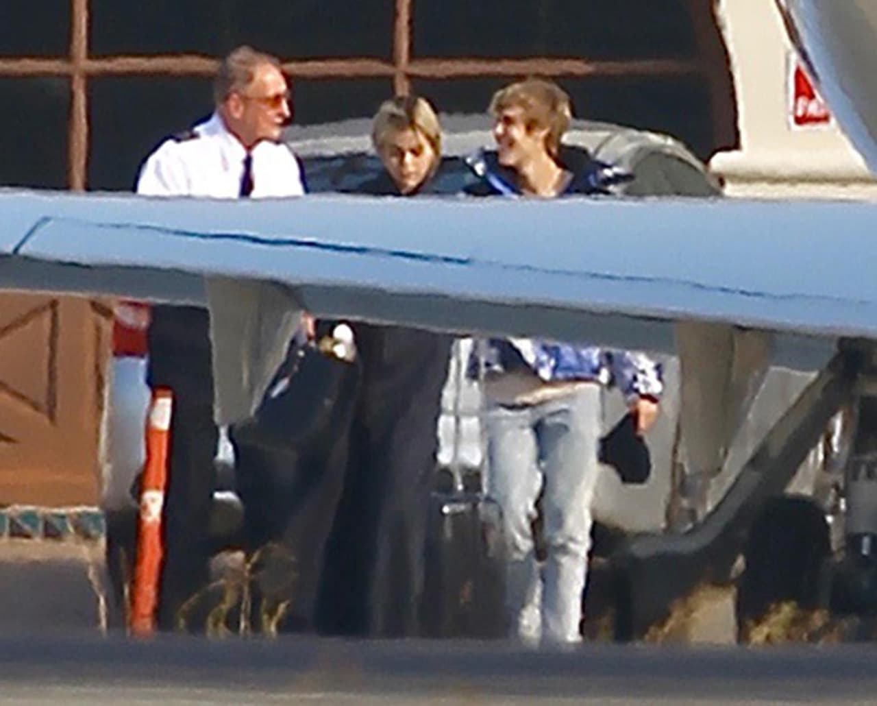 La pareja, que desde hace poco más de un mes se ha vuelto inseparable, partió de Van Nuys, California, rumbo a Seattle, Washington.