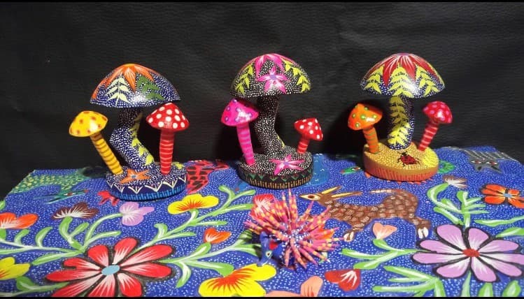 Artista mexicano llega a Chicago para impartir clases de pintura de alebrijes 