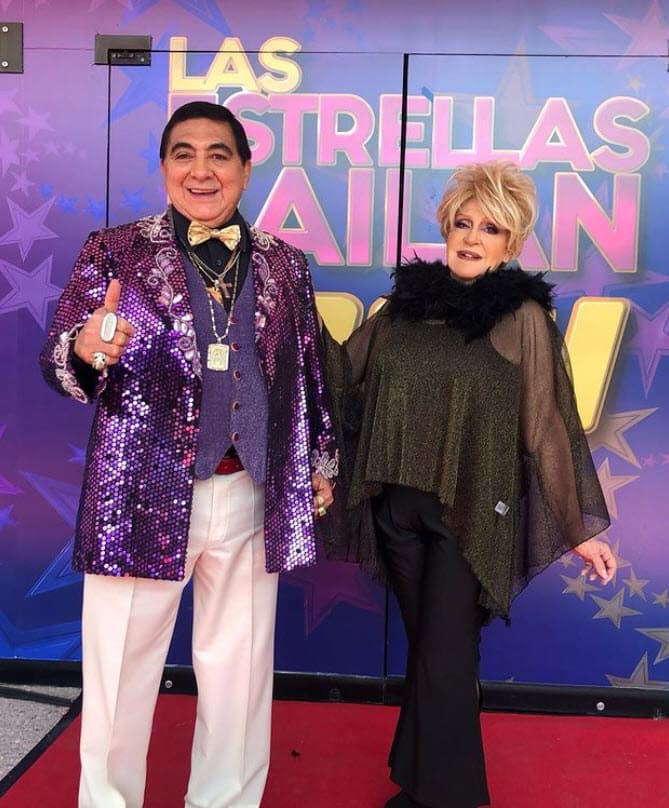 Sin embargo, recientemente la exesposa de José José se dejó ver con el cabello rubio, tono que había usado hace tiempo.
<br>