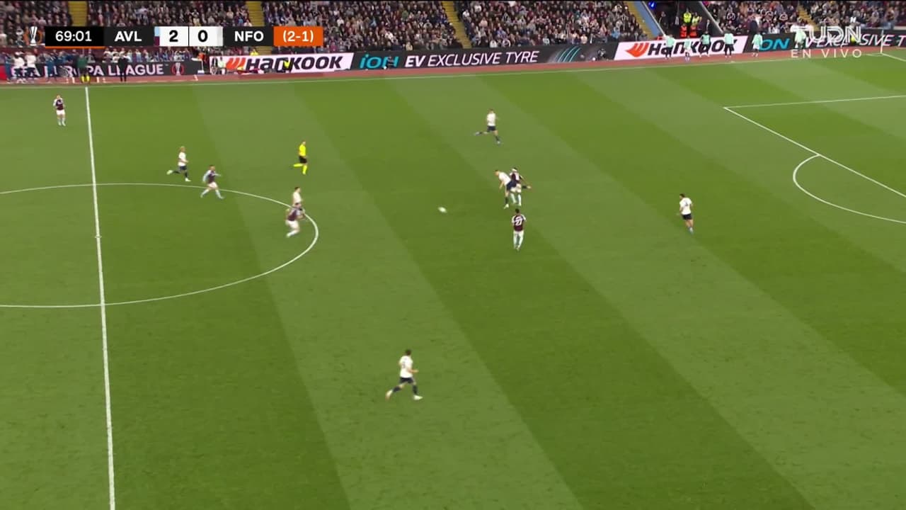 ¡TIRO ATAJADO! disparo por Chris Wood.