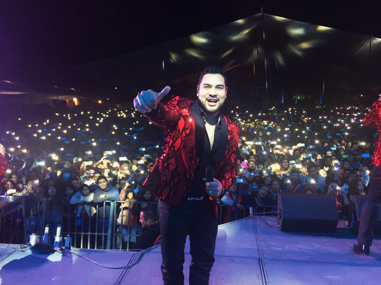 Este video de Alan de Banda MS cantándole a una niña te va a derretir el corazón