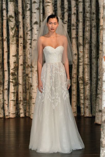 Aquí los mejores modelos del diseñador Naeem Kahn.