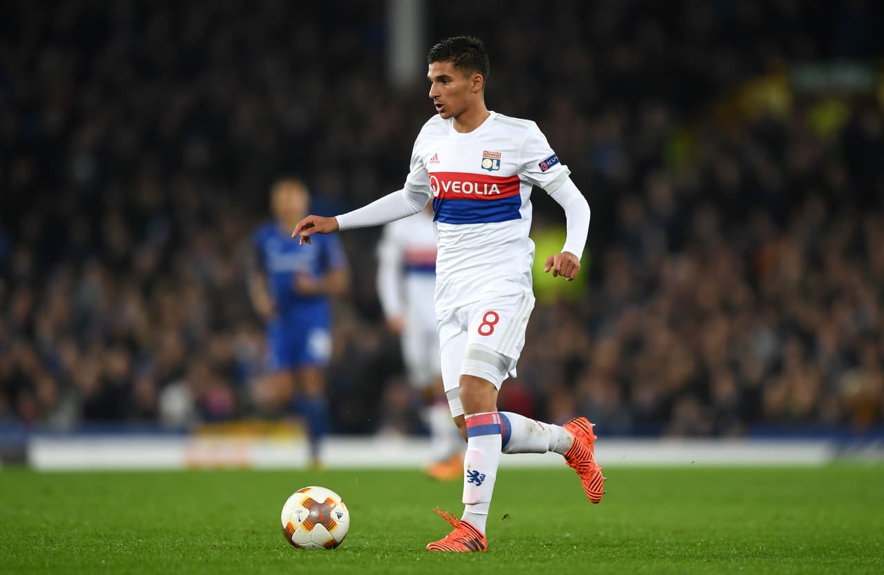 Mediocampista: Houssem Aouar (Olympique Lyon) - 41 millones de dólares.