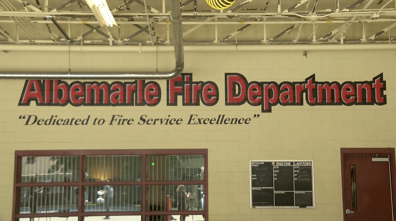 Al menos 10 bomberos contagiados de covid-19 en condado con bajo porcentaje de vacunación en NC