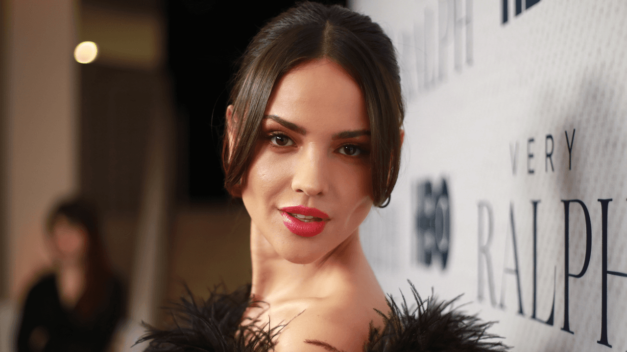 Eiza González deslumbró con un outfit de lentejuelas: los looks brillantes están en tendencia