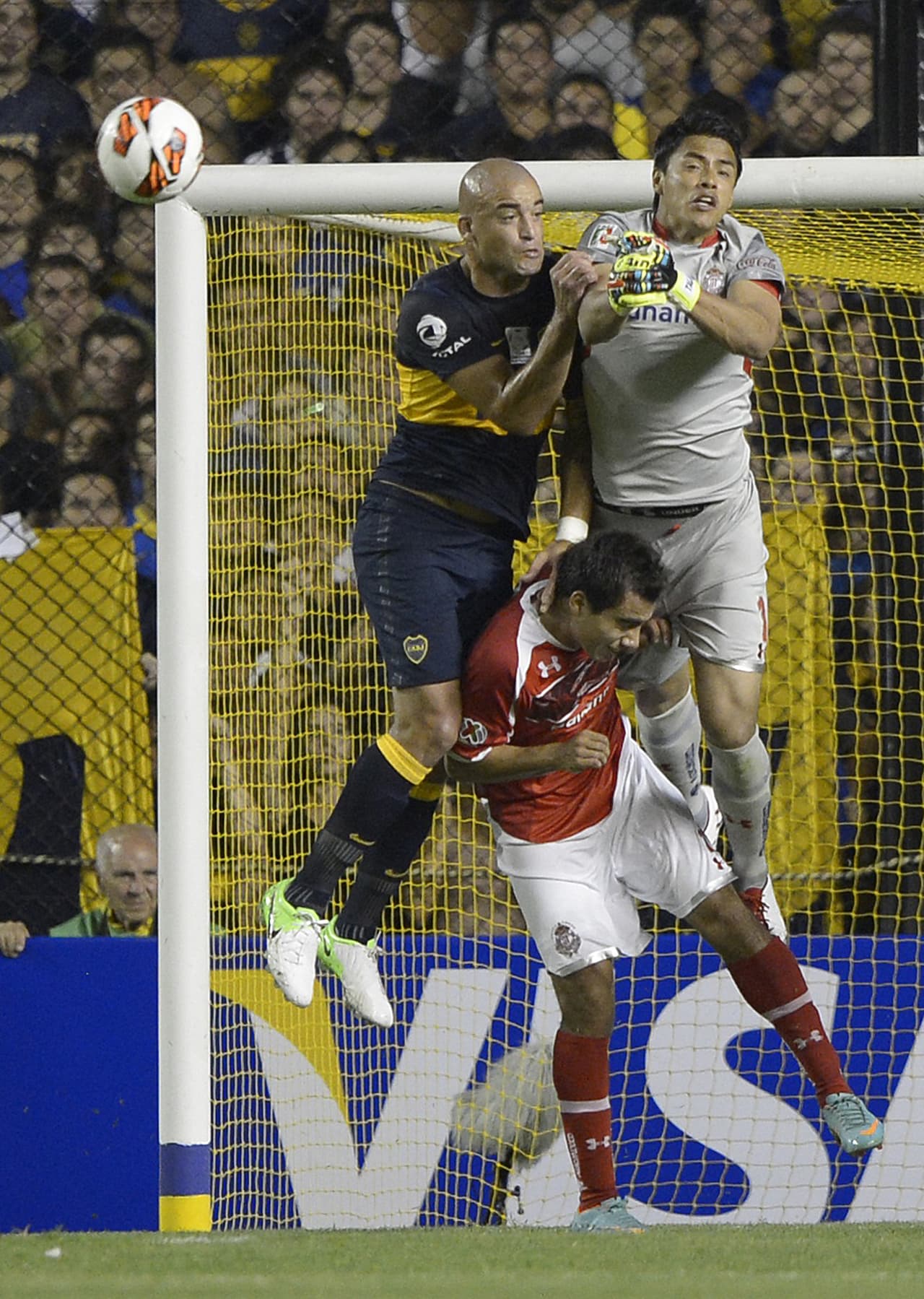 Toluca dio el campanazo en la Libertadores 2013 venciendo 2-1 a Boca en Buenos Aires. Pero no alcanzó porque los mexiquenses cayeron pronto eliminados.