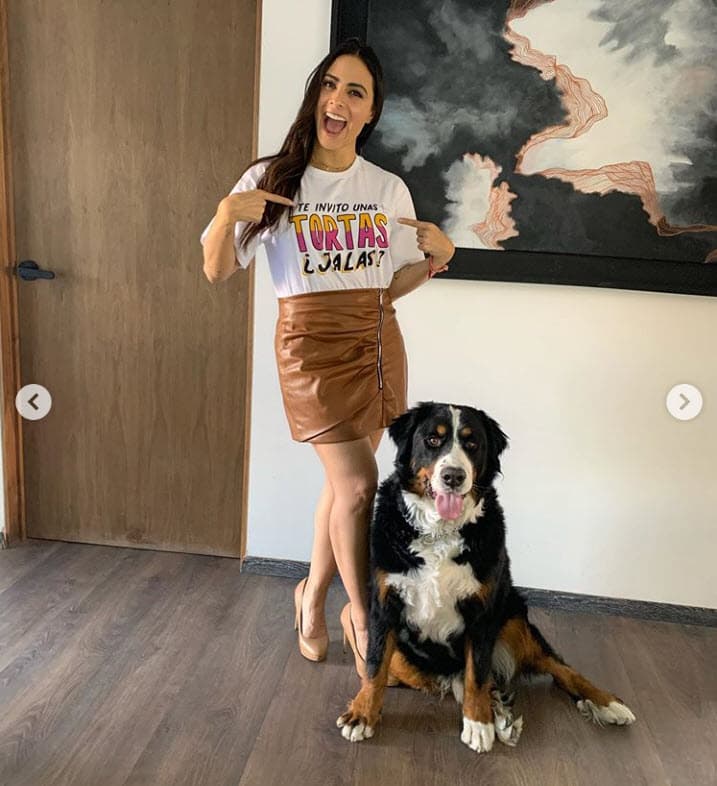 Su nueva novia es la presentadora de TUDN, 
<b><a href="https://www.instagram.com/valmarin_r/" target="_blank">Valeria Marín. </a></b>
<br>