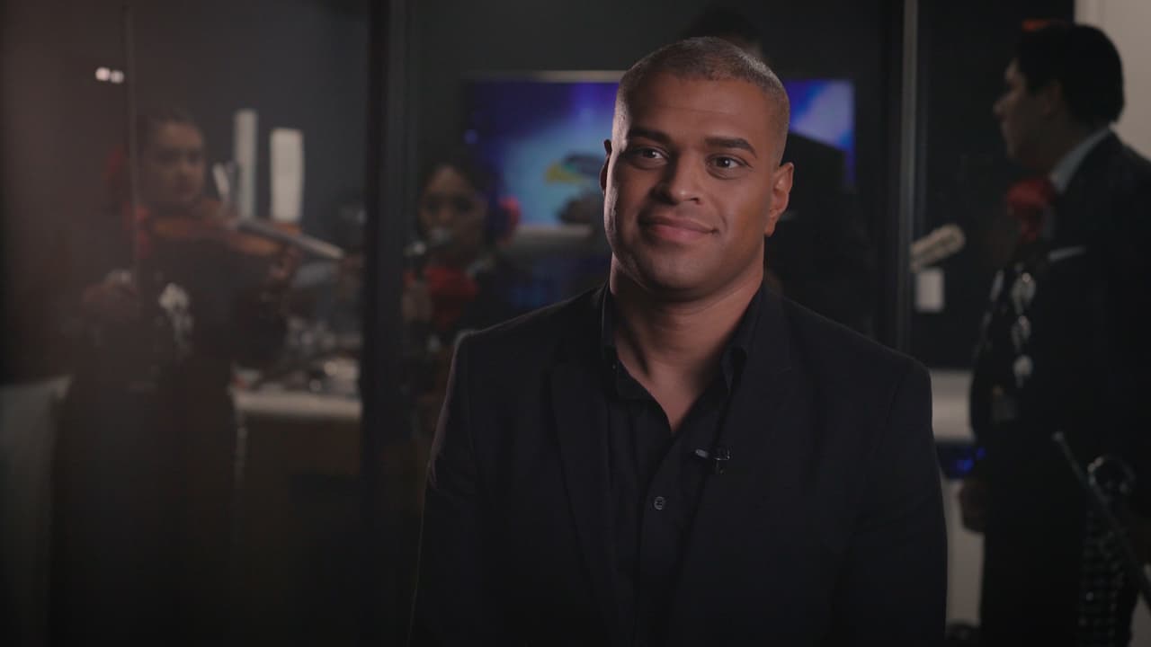 César Maldonado es banquero y es el fundador de la Fundación Herencia de México que se dedica a promover el mariachi entre los jóvenes del sur de Chicago. Hace unos años los estudiantes grabaron un disco y fueron nominados al Grammy. Ahora giran por el mundo.