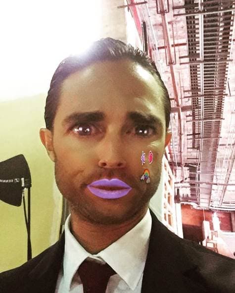 ¿Adivinas de quién se trata? Sí, es Sebastián Rulli. También se tomaba sus ratos libres para divertir a sus fans.