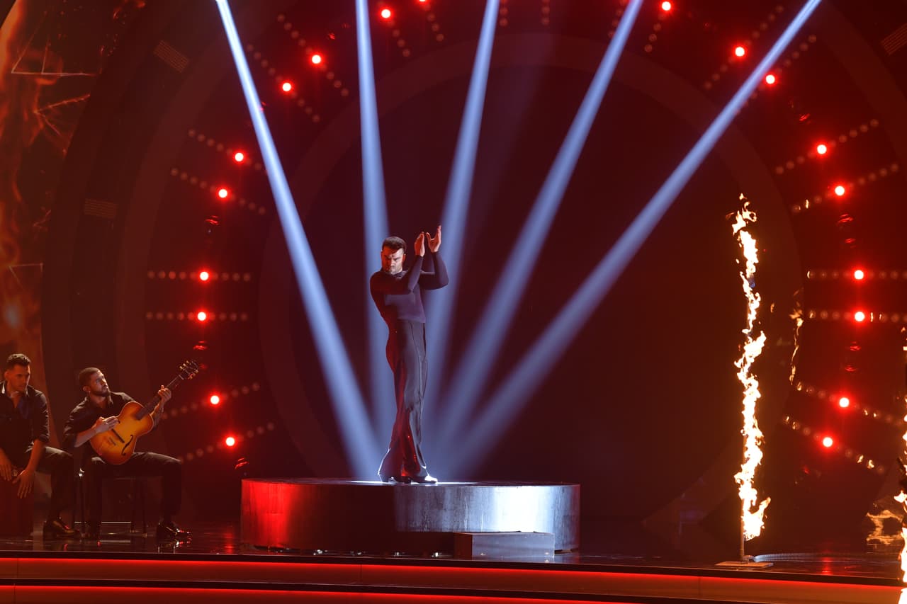 Alejandro Nones es uno de los diez participantes de 
<a href="http://www.univision.com/shows/mira-quien-baila/alejandro-nones-el-galan-que-llega-a-mira-quien-baila-buscando-novia-video"><b>Mira Quién Baila</b></a> y en la primera gala del reality show 
<b>el actor confesó que llegó a buscar novia.</b>