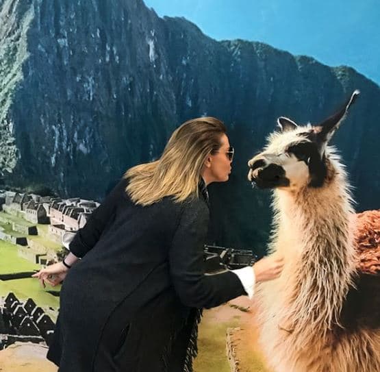 "[...] No soy muy de salir, no soy muy de nada, entonces, soy de mi casa. El día que Diosito me lo mande aquí, ahí vamos [...]", bromeó la actriz, quien dejó claro que por ahora no le hace falta una pareja.