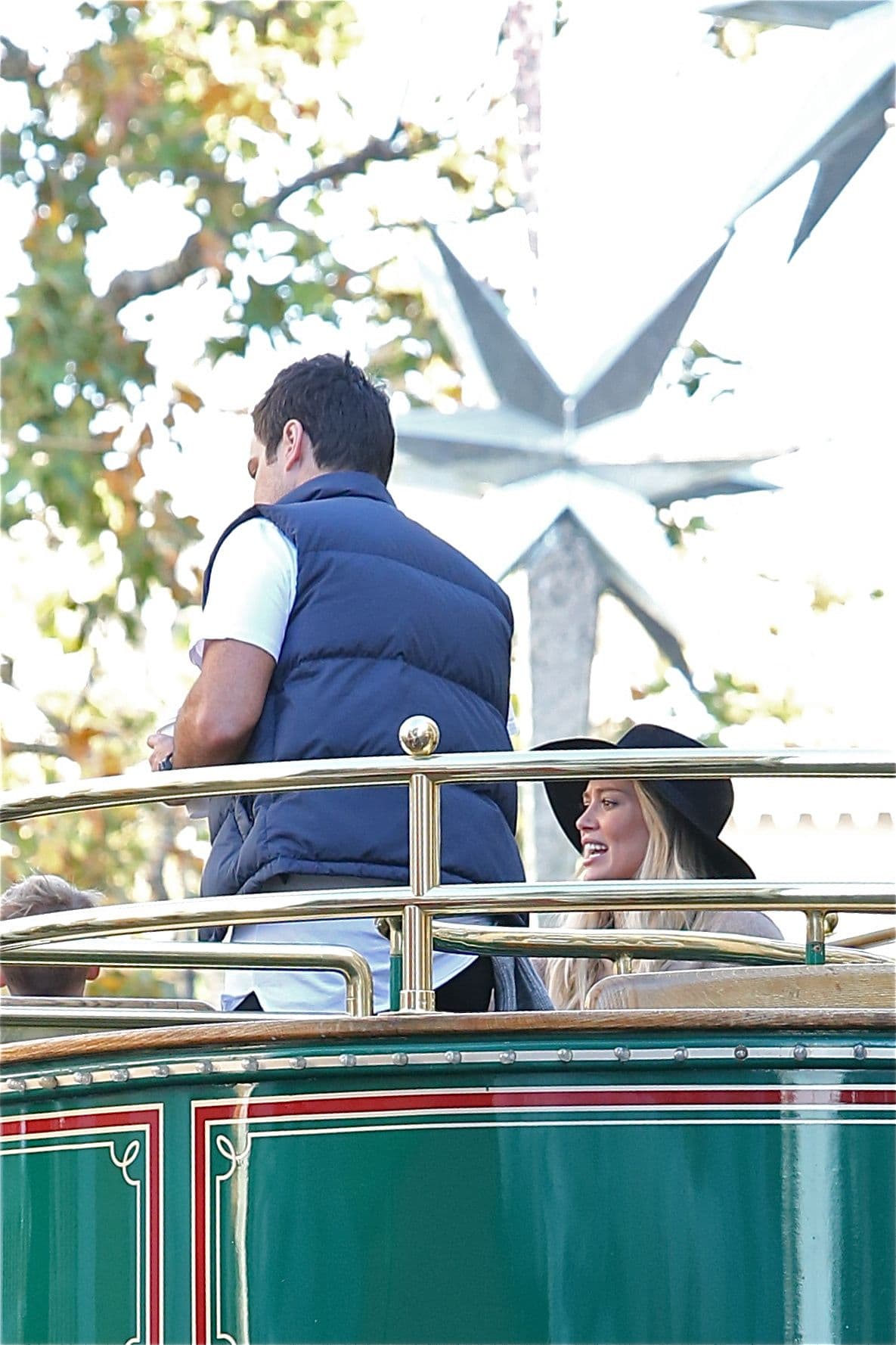 Están separados desde hace mucho tiempo, pero siguen manteniendo contacto.