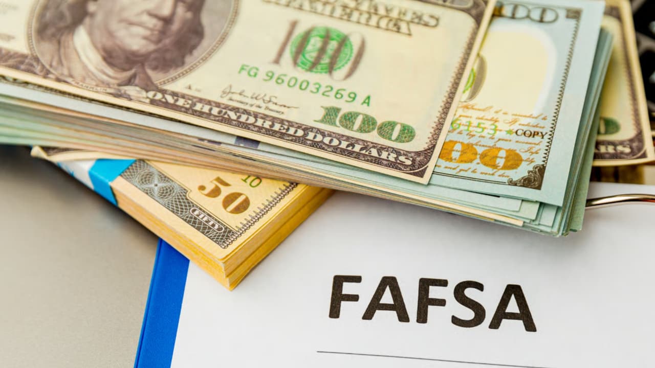 Programa FAFSA anuncia cambios y nuevos filtros de seguridad en formularios para evitar estafas