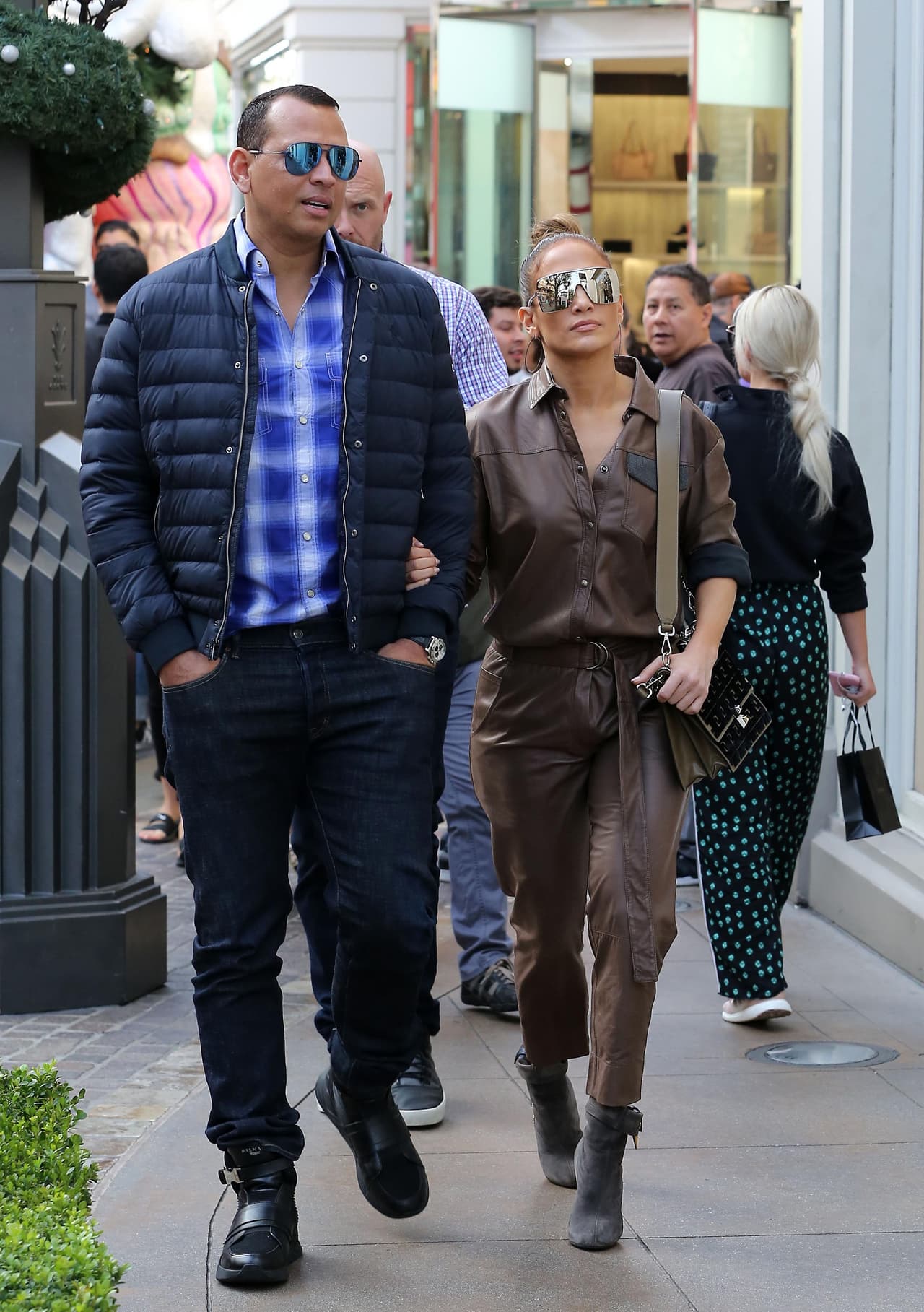 Schumer recalcó que estaría haciéndoles un favor al negarse a casarlos y envió sus bendiciones a la feliz pareja.