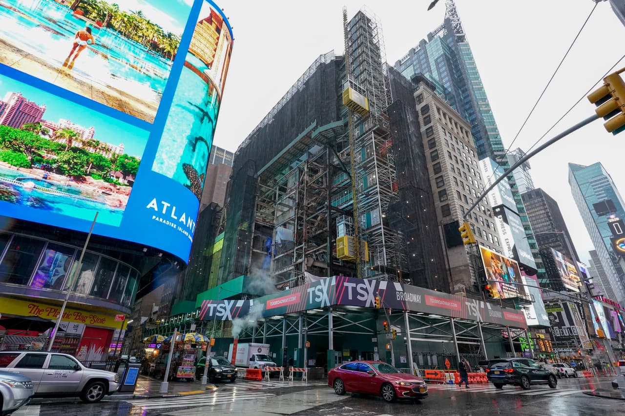 Bebé abandonada en Times Square: policía busca al padre tras hallazgo en Nueva York