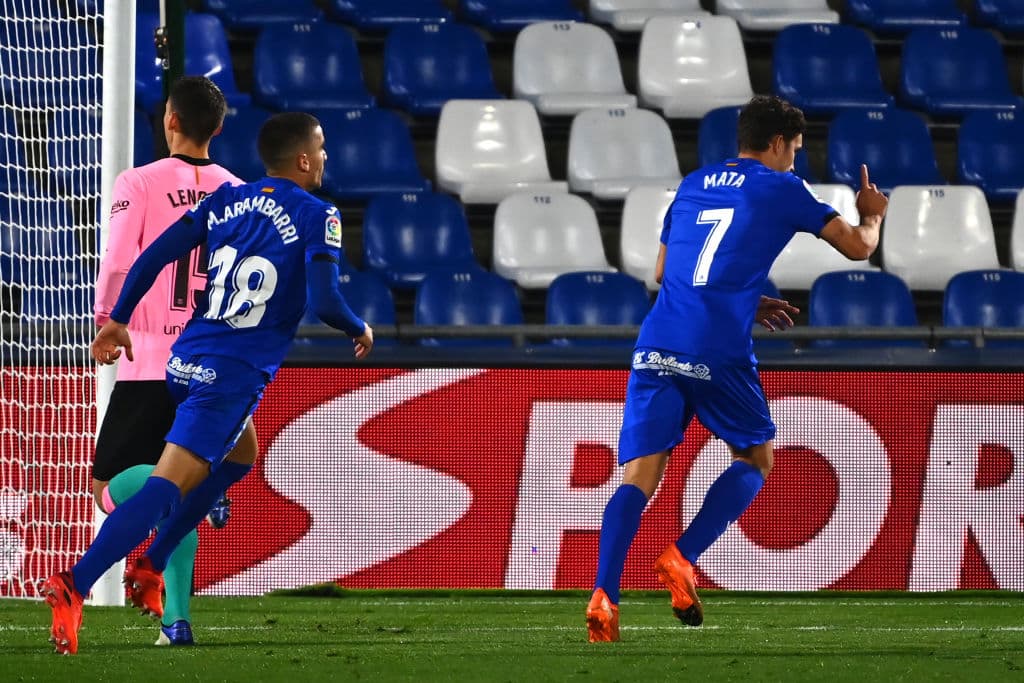 Los culés cayeron por la mínima diferencia en su cuarto compromiso de la competición española. Jaime Mata (56’) anotó el gol por la vía penal. Barcelona enfrentará al Real Madrid en su siguiente compromiso de La Liga; Getafe recibirá al Granada.