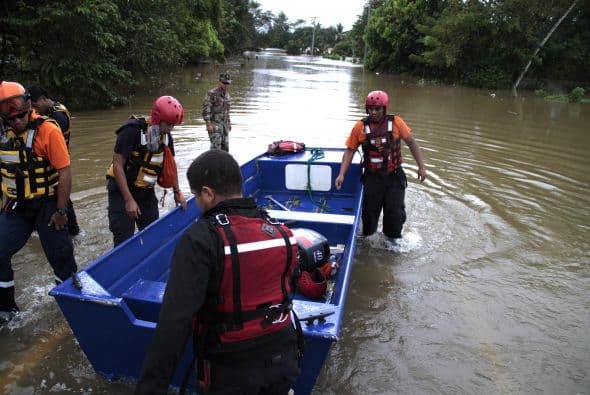 La situación en el sur de Panamá es aún más riesgosa por el desbordamiento de los ríos Tuira y Chucunaque en el límite con Colombia.