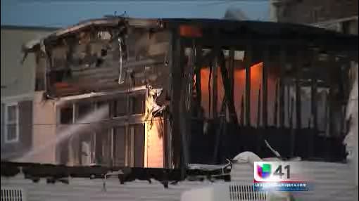 Incendio masivo destruye 5 negocios en New Jersey