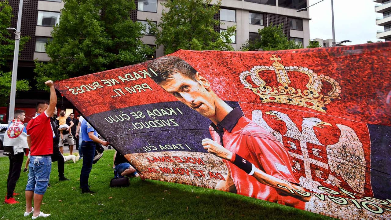 Comparan a Djokovic con Jesucristo por su 'humillación' en Australia 