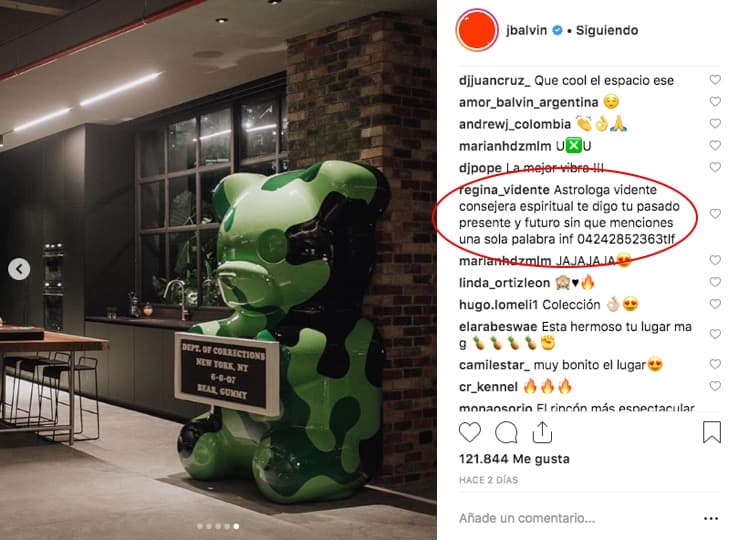 “Astróloga vidente, consejera espiritual. Te digo tu pasado, presente y futuro sin que menciones una sola palabra”, escribió la mujer, quien dejó un número telefónico para ser contactada.
<br>