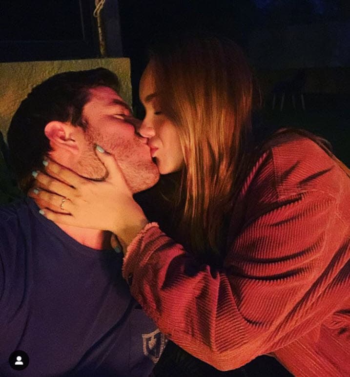 "Entonces estamos un poco angustiados porque
<b> no sabemos qué nos está pasando,</b> porque nos despertamos un domingo a las 8 de la mañana cuando pudo haber sido hasta las 11", narró.
<br>