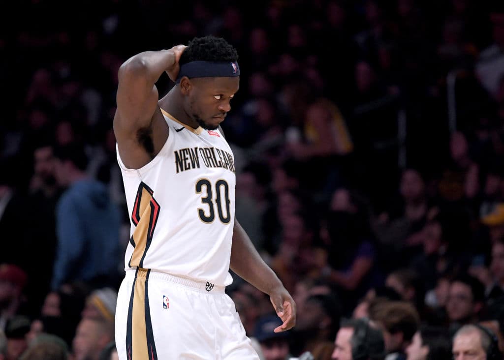 Y cuando parecía que los 
<b>New York Knicks</b> se iban a quedar ahorrando su dinero, los neoyorquinos sorprenden al contratar a 
<b>Julius Randle, </b>procedente de los
<b> New</b> 
<b>Orleans Pelicans</b> tras llegar a un acuerdo de tres campañas y 63 millones de dólares.