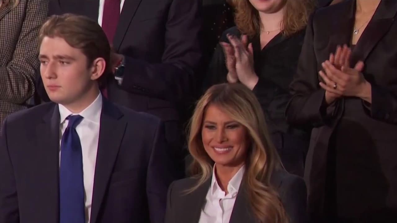Estado de la Unión 2026: Reciben con aplausos a la Primera Dama, Melania Trump
