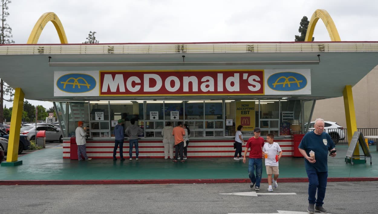 Qué hace único al McDonald's de Downey, en Los Ángeles, frente a más de 13,500 en EE.UU.