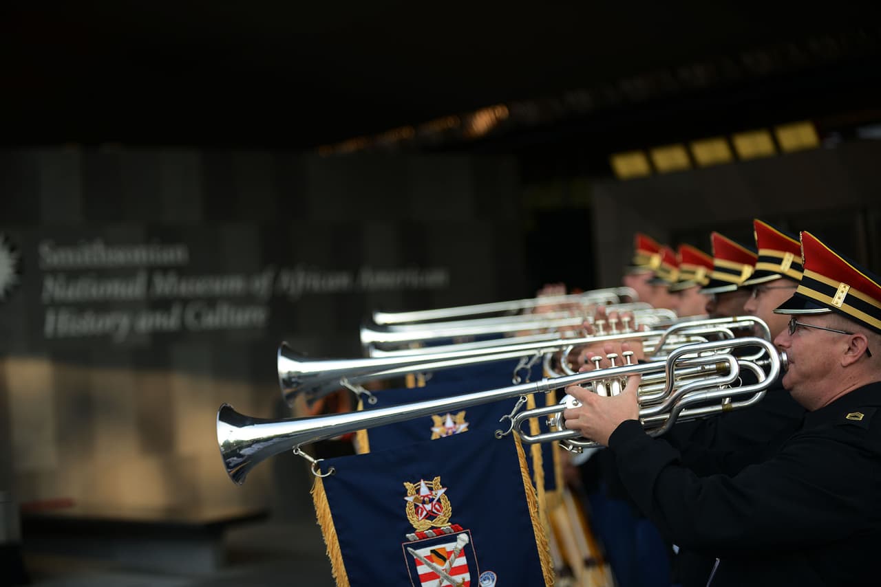 La música acompañó la inauguración.