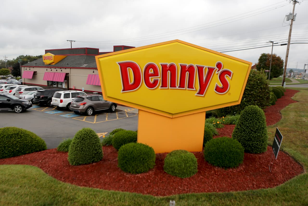 Por qué Denny's cerrará 150 restaurantes en todo EEUU y cuándo lo hará