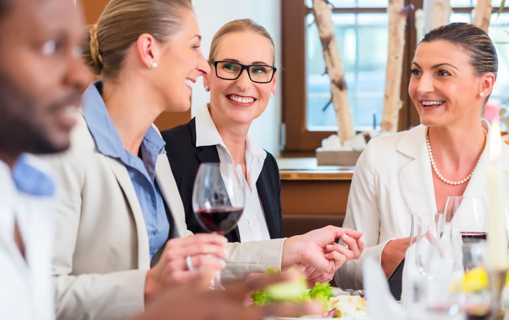 <b>Signos del elemento agua (Cáncer, Escorpión y Piscis)</b>
<br>Lo que se presenta frente a tu horizonte sentimental y económico es formidable y para aprovechar la estupenda energía de Mercurio en estos días finales del año 2019 deberás estar “en la viva”, muy alerta y atento a lo que va a suceder, las invitaciones que surgirán y debes aceptar, los encuentros con personas que te ayudarán en todo pues en algunos casos te servirán de inspiración y en otros de apoyo. 
<br>
<br>