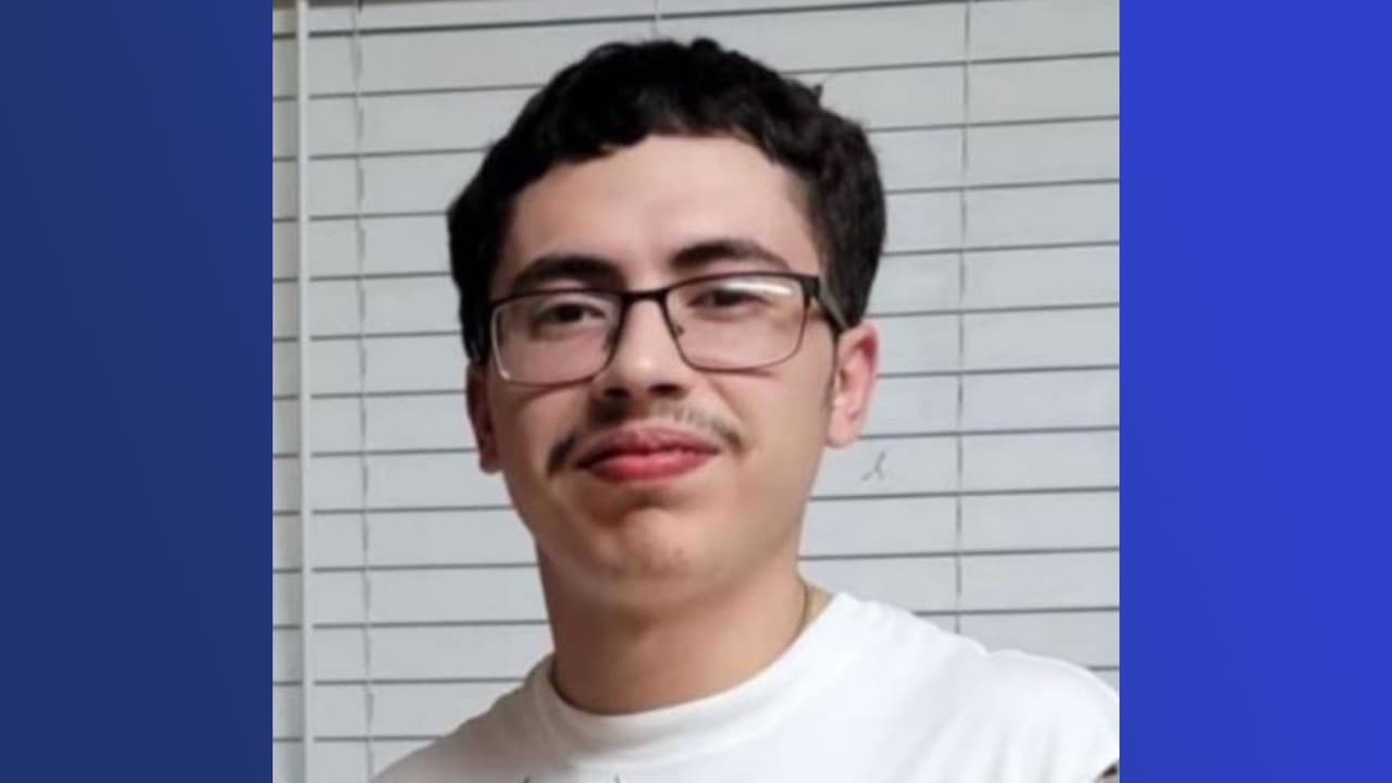 Arturo Peña, de 17 años, fue hallado muerto dentro de un auto en Garland, Texas.