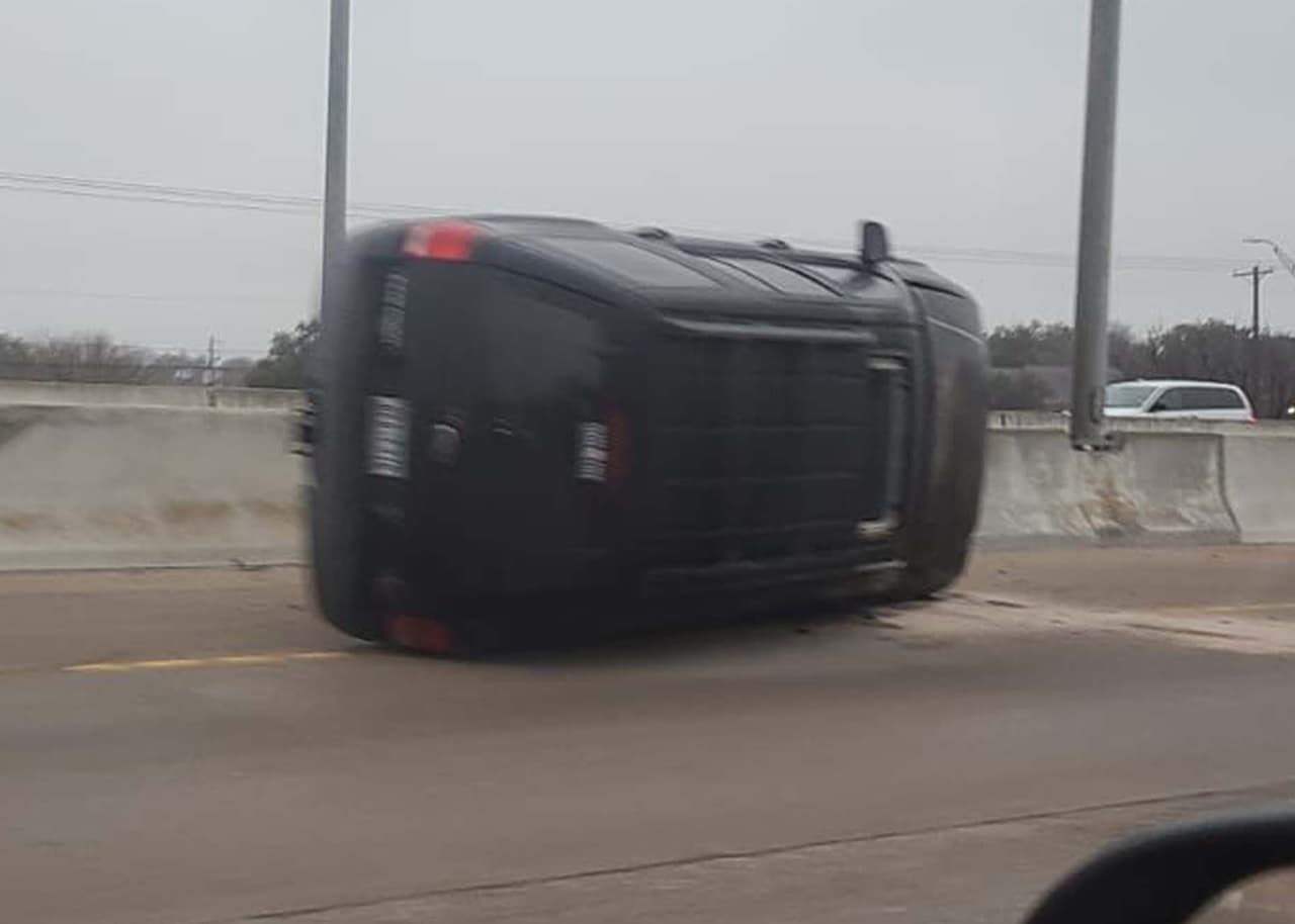 De acuerdo con autoridades, no se han registrado personas heridas en los accidentes.