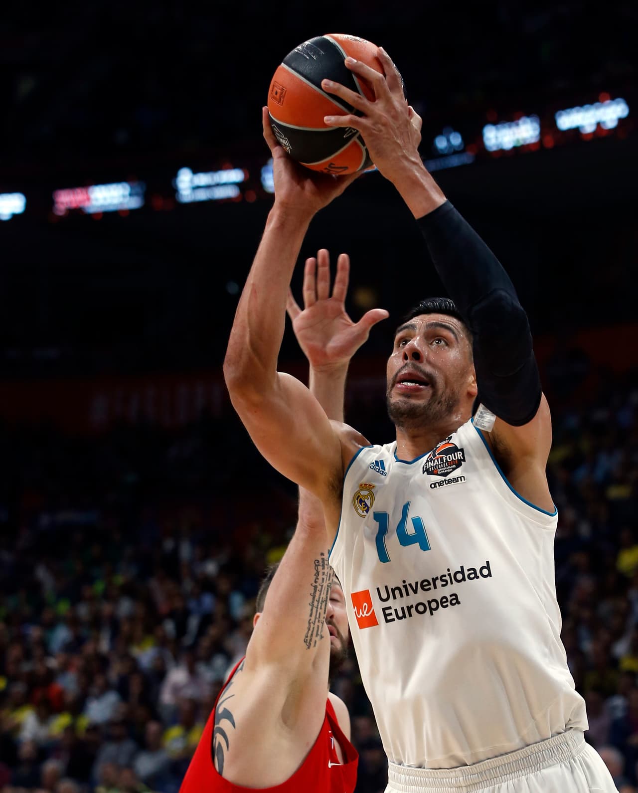 La gloria internacional regresó para el 2018 y Ayón, a pesar de las lesiones que lo mantuvieron entre algodones, pudo celebrar.