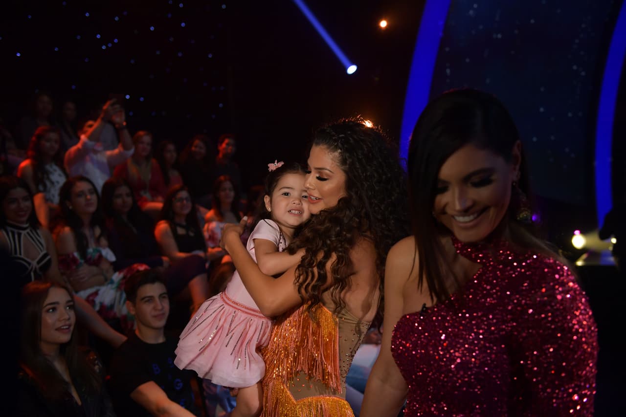 Desde luego, a la conductora le hacía falta abrazar a su hija para tener una participación excelente en el show.