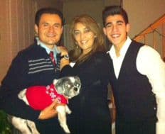 Presentadores, locutores y fans de Univision Chicago compartieron fotos de sus perros para festejarlos en su día. ¡Guau!