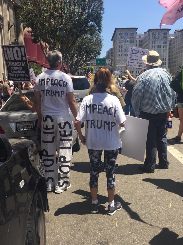 "Alto a las mentiras".