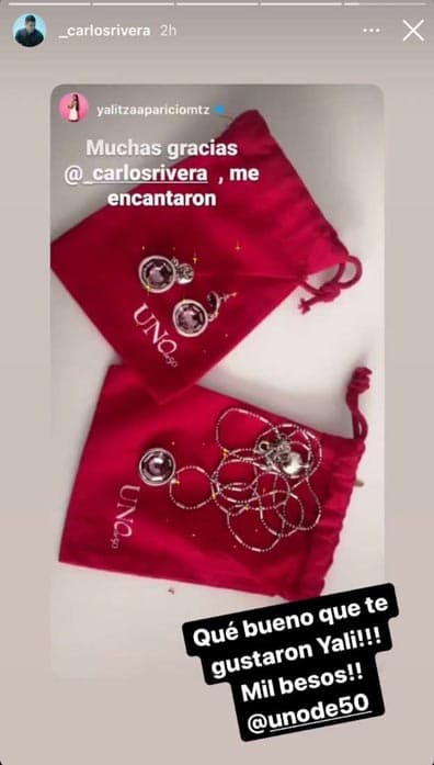 Bonus: En diciembre de 2020 el cantante Carlos Rivera le regaló un collar y unos aretes, pero todavía no la vemos usarlos.
