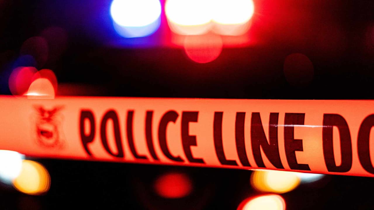 Un 
<b><a href="https://www.univision.com/local/philadelphia-wuvp/tiroteo-parkside-filadelfia" target="_blank">evento en Parkside con motivo del cierre del Ramadán</a></b> se convirtió en caos luego de que se iniciara un tiroteo. Según autoridades, al menos tres personas resultaron heridas y otras cuatro fueron arrestadas. Por el momento se desconocen los motivos del incidente.