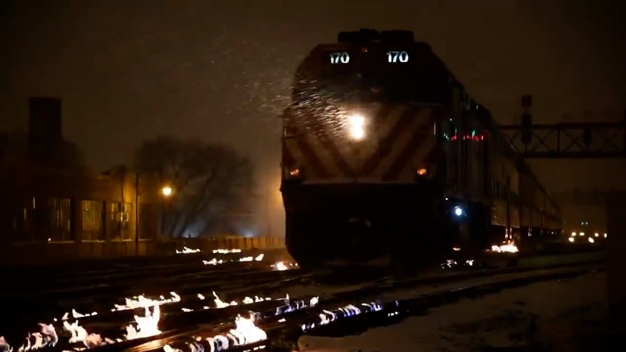<b>Las vías en llamas</b>
<br>El candente sistema que evita la congelación de los interruptores en las vías del tren d Chicago destacaron entre las vistas en febrero. Las imágenes son muy "llamativas".
<br>
