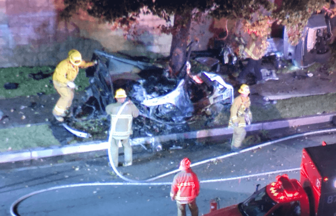 Investigan brutal accidente en el que murieron dos jóvenes como posible carrera de autos