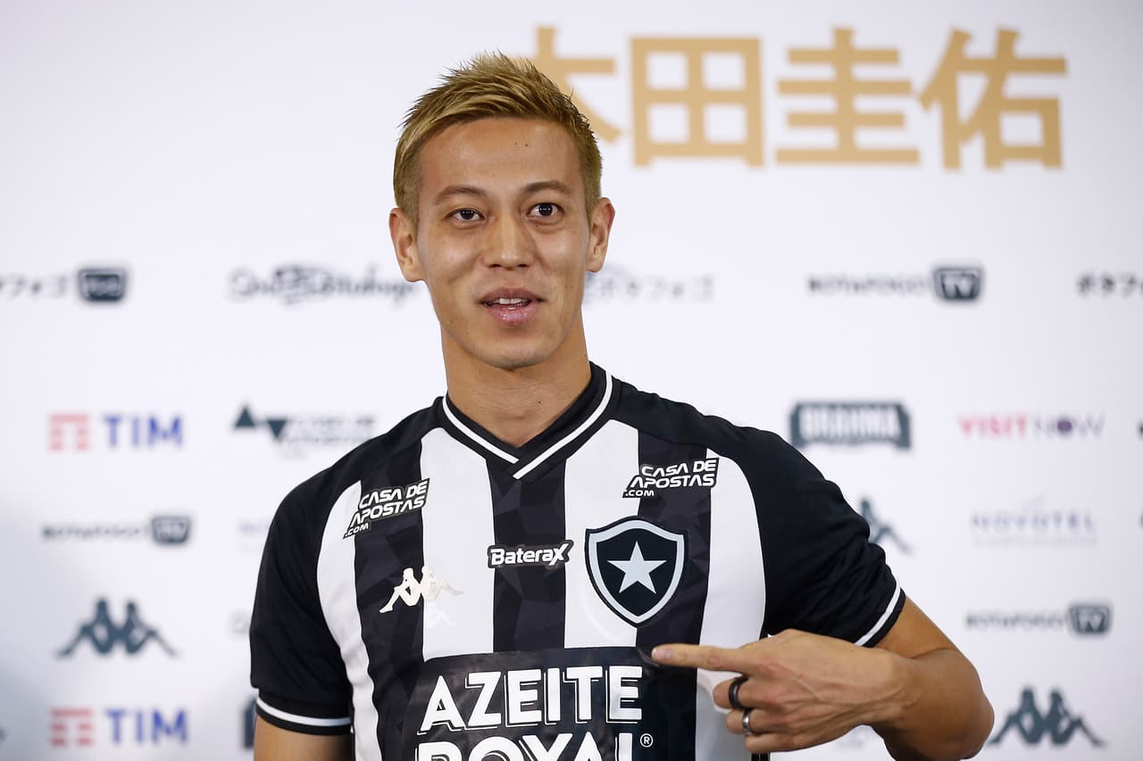 Honda, primer jugador que anota en cinco de las seis confederaciones